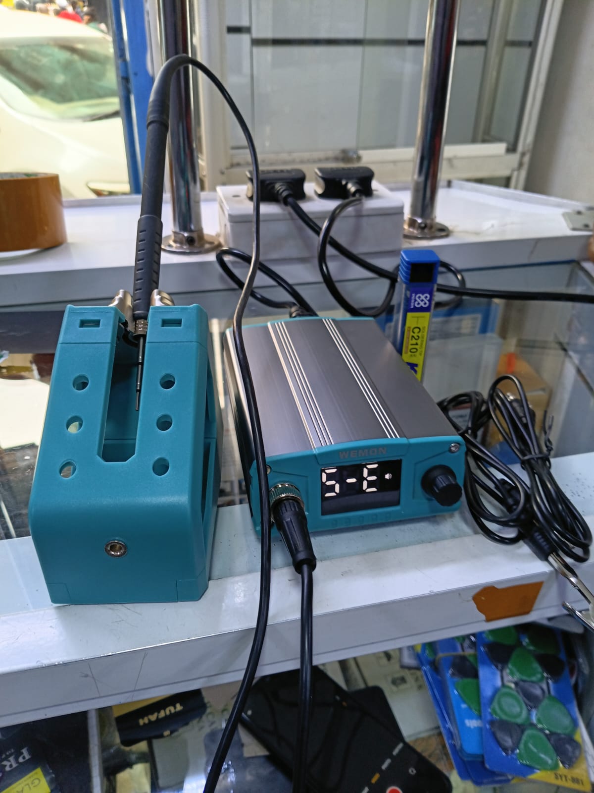 Professional Soldering Station with Tip Cleaner – Adjustable Temperature for Phone Repair WEMON/WEPON - Image 2